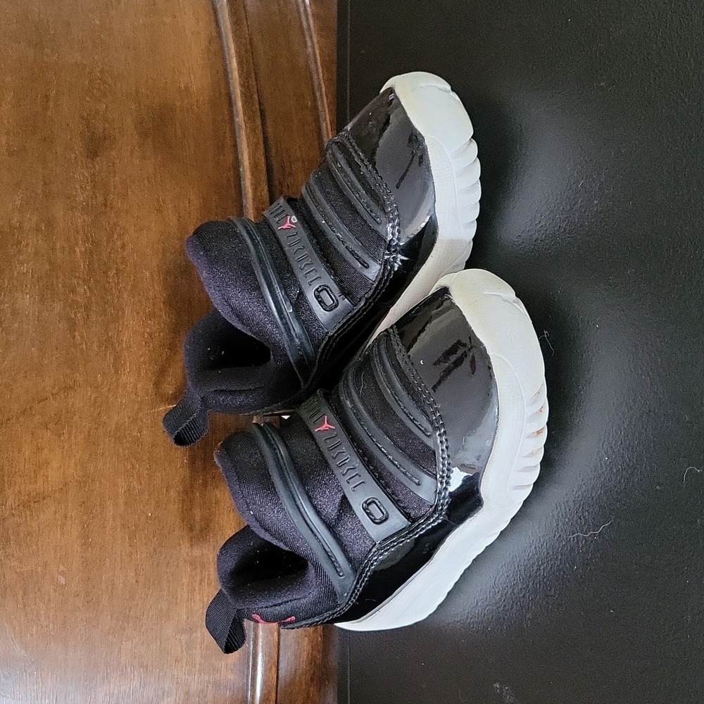 Jordan kids black sneakers Size 5